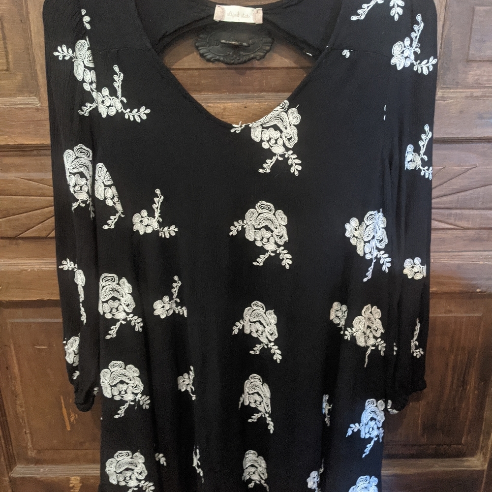 Altar'd state, embroidered mini dress/tunic, size small